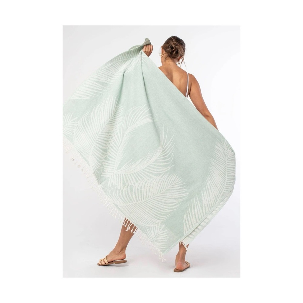 Leaf Pattern Oversized Beach Towel Blanket